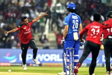 শুরুতেই আফগানদের তিন উইকেট নিল বাংলাদেশ