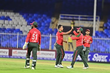 বাংলাদেশকে ১৪৪ রানের লক্ষ্য দিল আফগানিস্তান