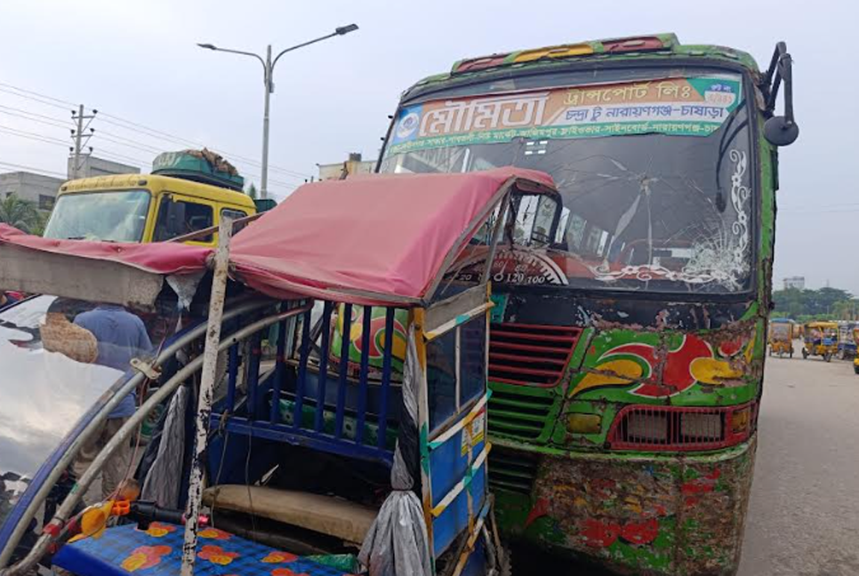 নারায়ণগঞ্জে বাসচাপায় পথচারী নিহত