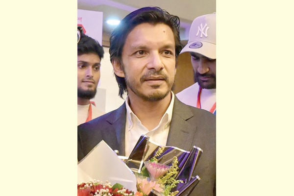 ক্রিকেটের উন্নয়নে কাজ করতে চান ইশতিয়াক