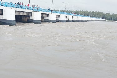 তিস্তার পানি এখনো বিপৎসীমার ওপরে