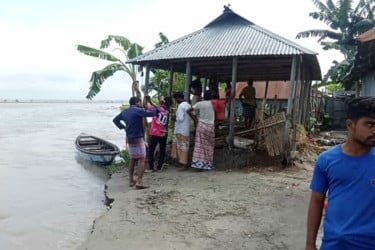তিস্তার পানি বিপৎসীমার ওপর, পাঁচ হাজার পরিবার পানিবন্দি”