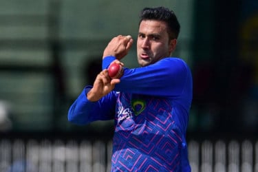 ইনজুরিতে বাংলাদেশ সিরিজ শেষ আফগান পেসারের