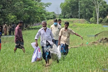 বাবার বিরুদ্ধে নানার মামলা, ১৯ দিন পর স্কুলছাত্রীর লাশ উত্তোলন