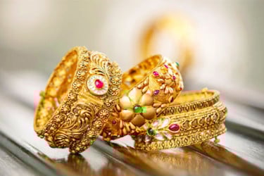 ২ লাখ ছাড়াল সোনার ভরি