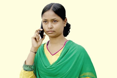 মোবাইল ব্যাংকিংয়ে এগিয়ে নারী