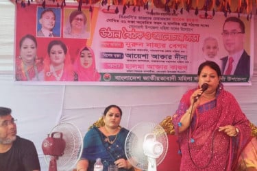 ৩১ দফা বাস্তবায়নের লক্ষ্যে সোনারগাঁয়ে  মহিলা দলের উঠান বৈঠক