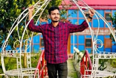 চোর ধরতে গিয়ে ছুরিকাঘাতে প্রাণ গেল যুবকের