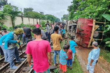 সিলেটে ট্রেন দুর্ঘটনায় ২ জন বরখাস্ত: পৃথক দুইটি তদন্ত কমিটি
