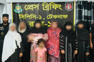 ক্যাম্প থেকে পালিয়ে বাইরে বসবাস, ১৩ রোহিঙ্গাসহ দুই আশ্রয়দাতা আটক