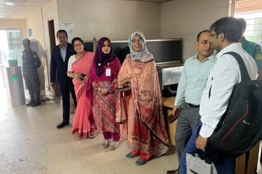 সচিবালয়ে একবার ব্যবহার্য প্লাস্টিক নিষিদ্ধকরণে বিশেষ অভিযান