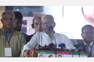নির্বাচন নিয়ে ‘গভীর ষড়যন্ত্র’ চলছে, সতর্ক থাকুন : মির্জা ফখরুল