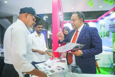 আগ্রহের কেন্দ্রে বসুন্ধরার প্লট