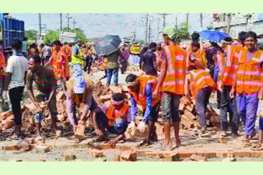 উপদেষ্টা আসার খবরে তোড়জোড় সড়ক মেরামতে