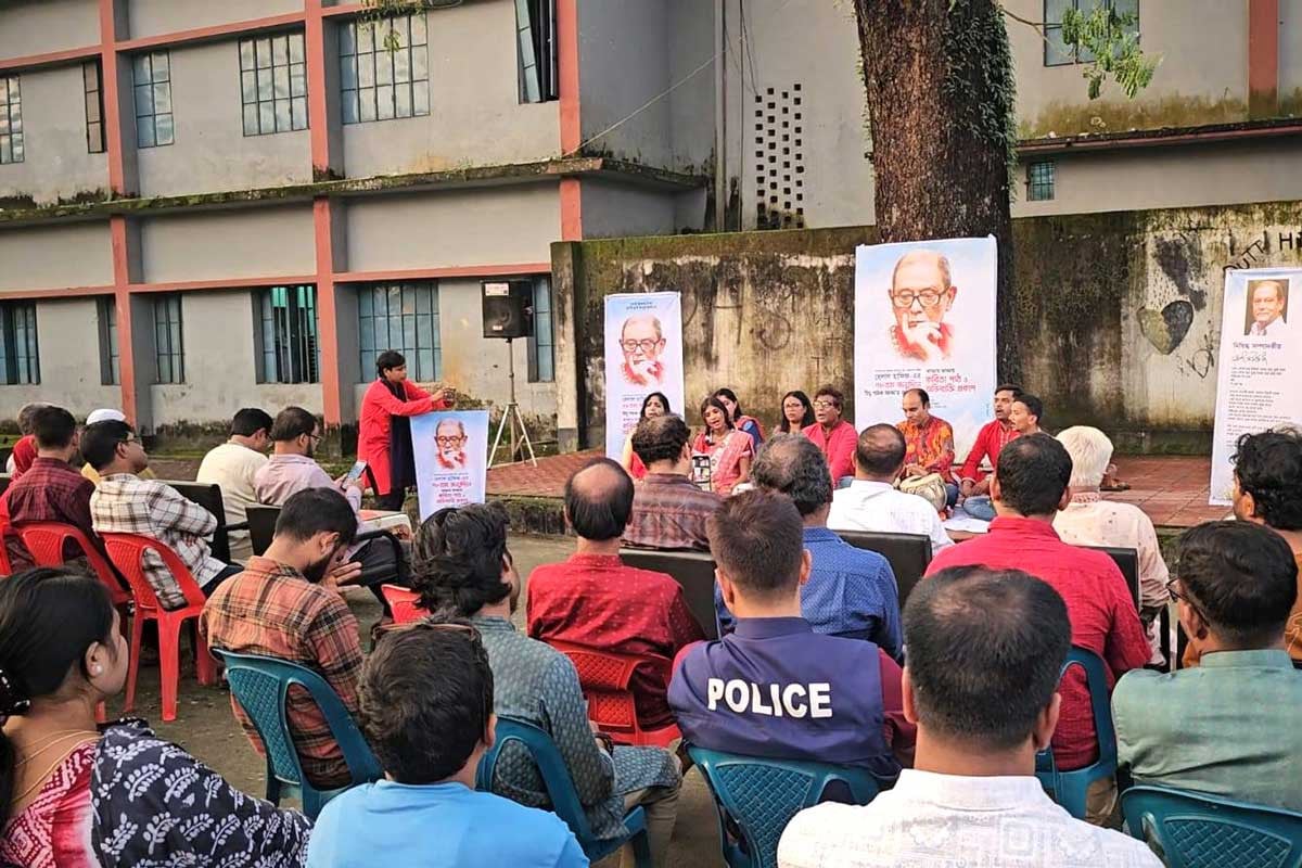 জন্মদিনে প্রিয় বিদ্যাপিঠে কবি হেলাল হাফিজকে স্মরণ