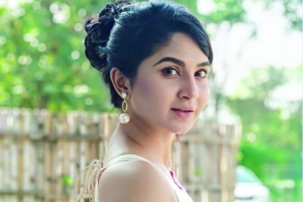 অসুস্থ অভিনেত্রী স্পর্শিয়া