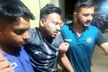 চোরাই মোবাইল উদ্ধারে গিয়ে হামলার শিকার পুলিশ