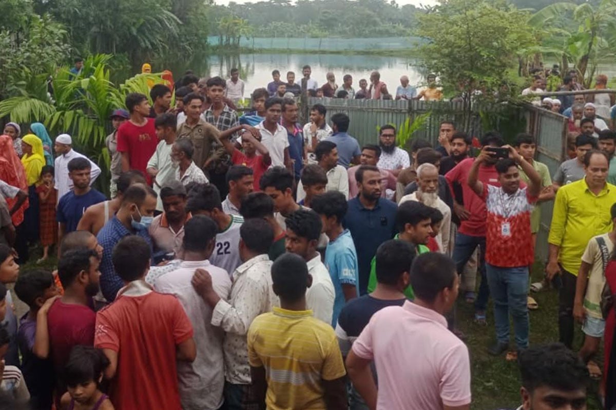 অনলাইন জুয়ার নেশায় পিতা-মাতাকে হত্যা করে ঘরে পুঁতে রাখলো ছেলে