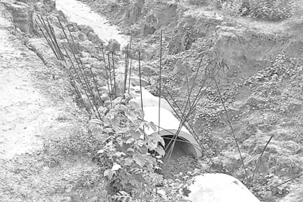 রাস্তায় দুর্ভোগের আড়াই বছর