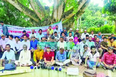 নিরাপত্তার দাবিতে কর্মবিরতি