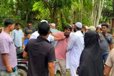মায়ের লাশ আটকে সম্পত্তি ভাগবাঁটোয়ারা, দুই ছেলের হাতাহাতি