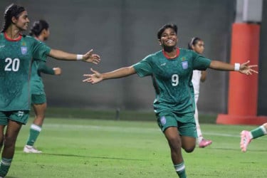 আরব আমিরাতকে উড়িয়ে দিল বাংলাদেশের মেয়েরা