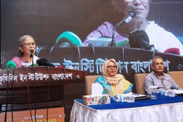 স্কুল ফিডিংয়ে দুধের সঙ্গে ডিমও যুক্ত করতে হবে : প্রাণিসম্পদ উপদেষ্টা
