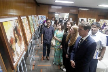 আবু সালেহ টিটুর ‘ইলিউসিভ লংগিংক্স’
