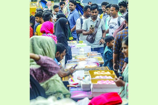 ফুটপাতের ভাইরাল কেকপট্টি উচ্ছেদ