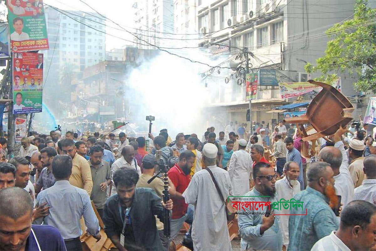 রাজধানীতে জাতীয় পার্টির কর্মী সমাবেশ পণ্ড, ধাওয়া-পাল্টা ধাওয়া