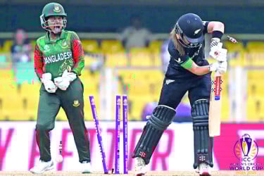 ব্যাটিং ব্যর্থতায় নিগারদের হার