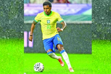 দ. কোরিয়ার জালে ব্রাজিলের গোলবন্যা