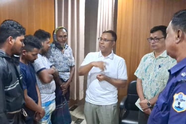 মেঘনায় বিশেষ অভিযানে ২৪ জেলে আটক