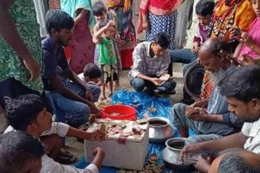 ভিক্ষুক সালেয়ার ঘরে পাওয়া গেল আরও এক বস্তা টাকা