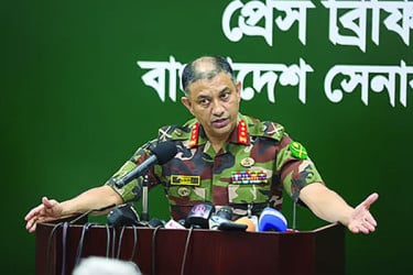হেফাজতে ১৫ সেনা কর্মকর্তা