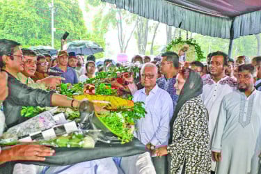 বুদ্ধিজীবী কবরস্থানে চিরনিদ্রায় সৈয়দ মনজুরুল