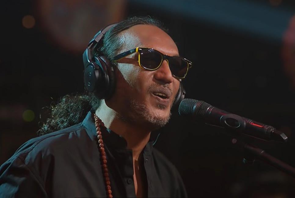 দুই কিংবদন্তির গানে কণ্ঠ দিলেন পান্থ কানাই