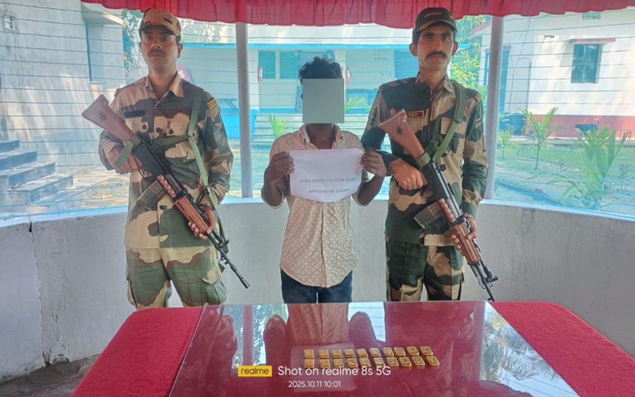 ভারত-বাংলাদেশ সীমান্তে কোটি টাকা স্বর্ণের বারসহ পাচারকারী আটক