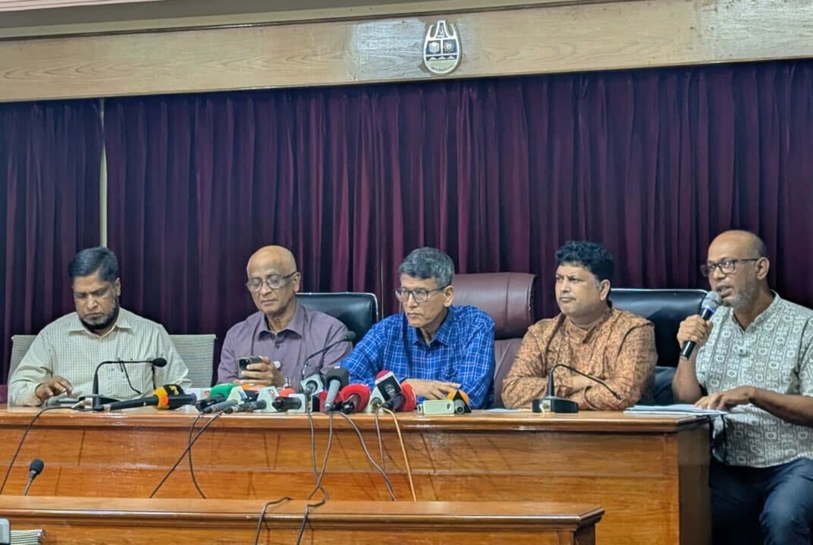 চাকসু নির্বাচনের প্রস্তুতি নিয়ে চবি প্রশাসনের সংবাদ সম্মেলন