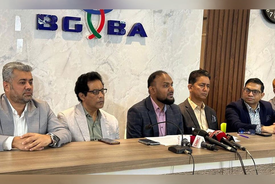 ‘১৮৫ পোশাক কারখানা বন্ধ, হাজারো শ্রমিক বেকার’