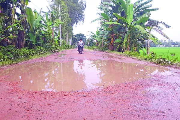 জেলায় জেলায় সীমাহীন দুর্ভোগ