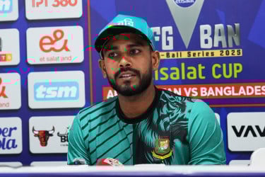 ব্যাটারদের দায়িত্বহীনতায় হেরেছে বাংলাদেশ: মিরাজ