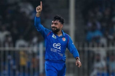 বাংলাদেশকে নাচিয়ে মুরালি-আফ্রিদির পরেই রশিদ খান