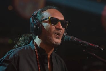 দুই কিংবদন্তির গানে কণ্ঠ দিলেন পান্থ কানাই