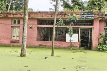 তালেপুর স্বাস্থ্য কেন্দ্রে জলাবদ্ধতা, সেবায় চরম ভোগান্তি