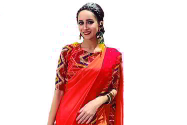 তার সুরের মূর্ছনায় মুগ্ধ সবাই