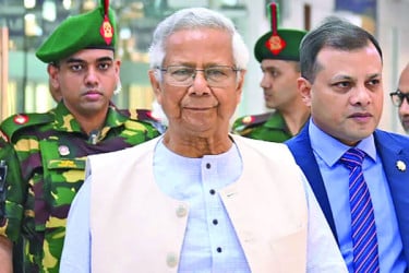 ইতালি সফরে প্রধান উপদেষ্টা