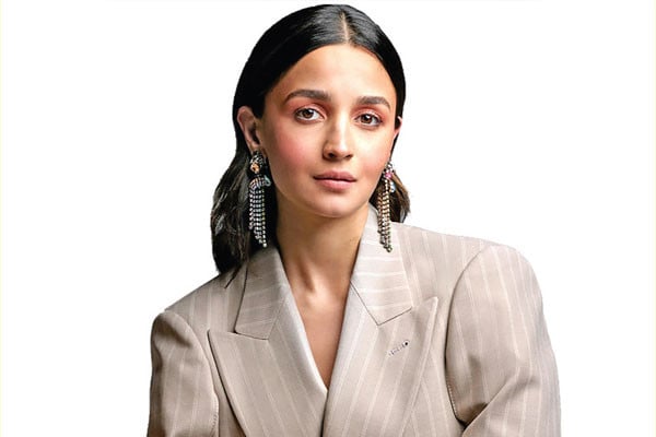 আলিয়া কেন সেরা