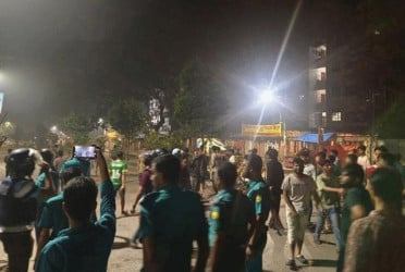 ঢাবি-ঢাকা কলেজ শিক্ষার্থীদের মধ্যে মধ্যরাতে সংঘর্ষ