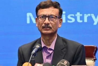 কাম্পালার উদ্দেশে ঢাকা ছাড়লেন পররাষ্ট্র উপদেষ্টা